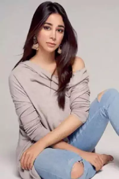 Aseel Omran photo gallery